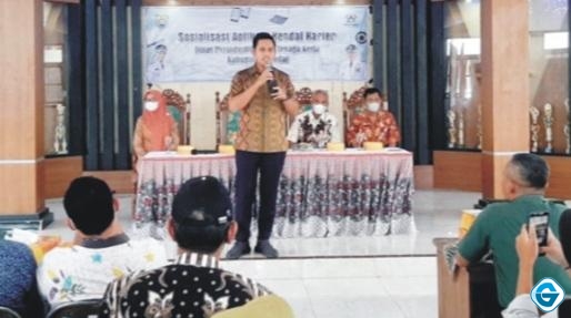 Bupati Kendal Dico, Minta Para Kades Sosialisasikan Aplikasi Kendal Karier